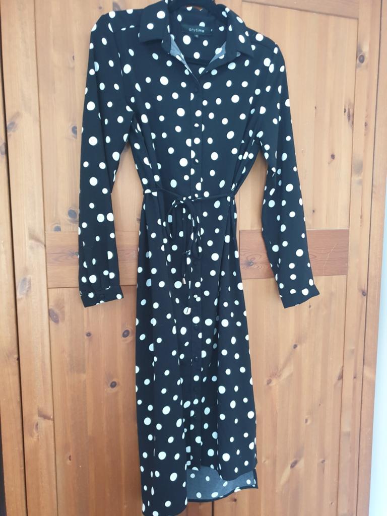 Zwarte jurk met stippen van Anytime, maat 38, Kleding | Dames, Jurken, Maat 38/40 (M), Zwart, Anytime, Ophalen of Verzenden