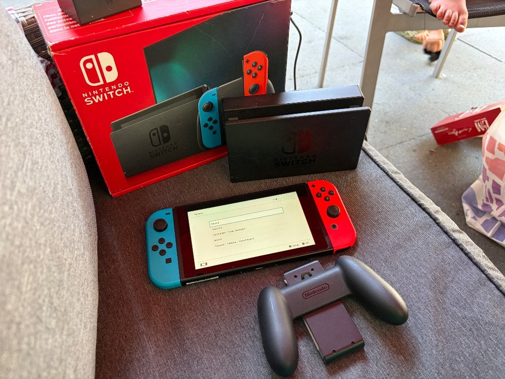 Nitendo switch, Ophalen, Met 2 controllers, Zo goed als nieuw, Switch Original