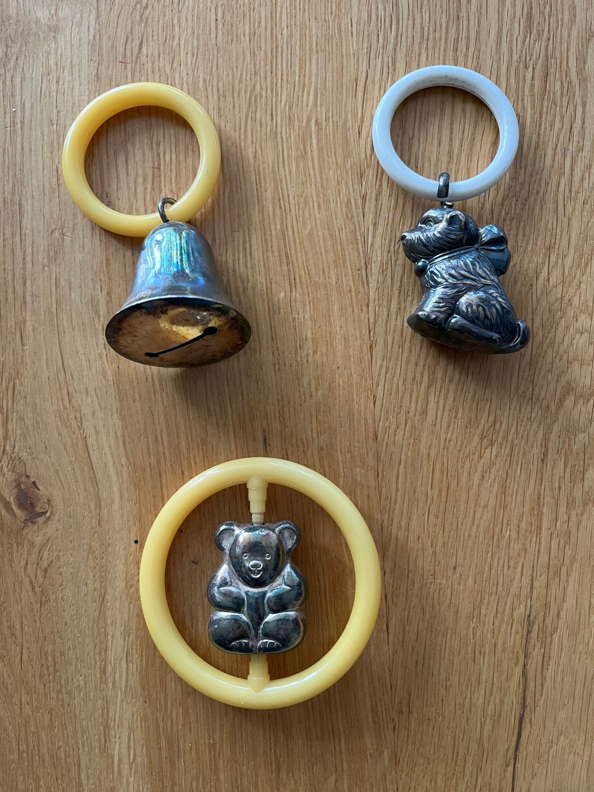 Bijtring rammelaar beer hond bel verzilverd? Zilver? Metaal?, Ophalen of Verzenden