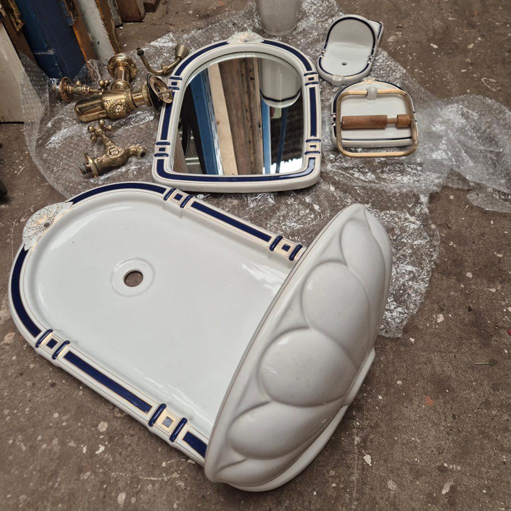 Toilet, fonteintje hoge rug, spiegel accessoires, royal blue, Ophalen