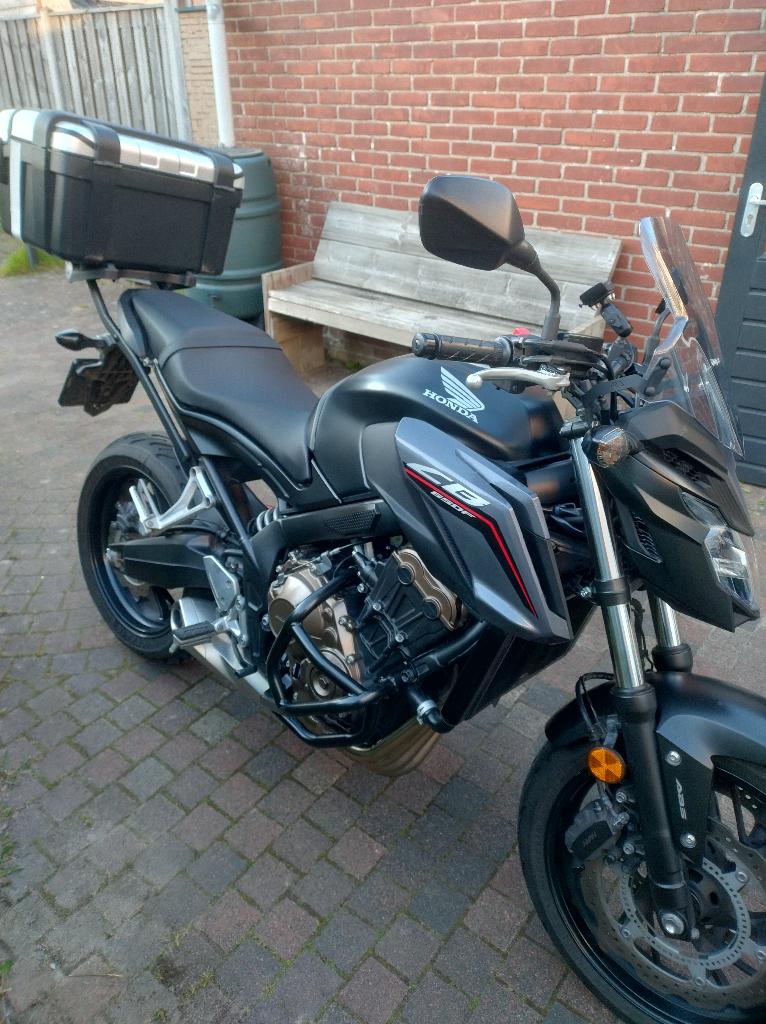 CB650FA uit 2018 zwart, mooie motor!, Motoren, Motoren | Honda, LED Verlichting, Occasion, 4 cilinders, Particulier