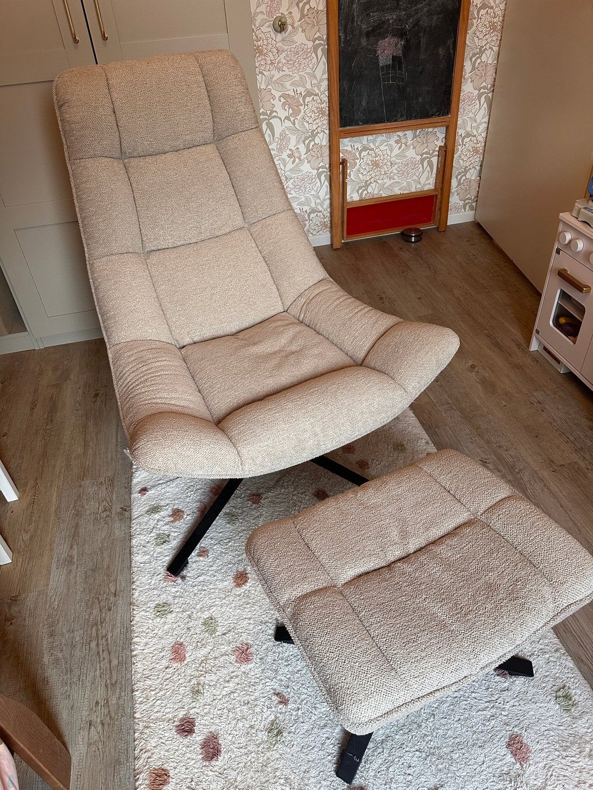 Fauteuil en hocker Emily van Leen Bakker, Ophalen, 75 tot 100 cm, Zo goed als nieuw, Stof