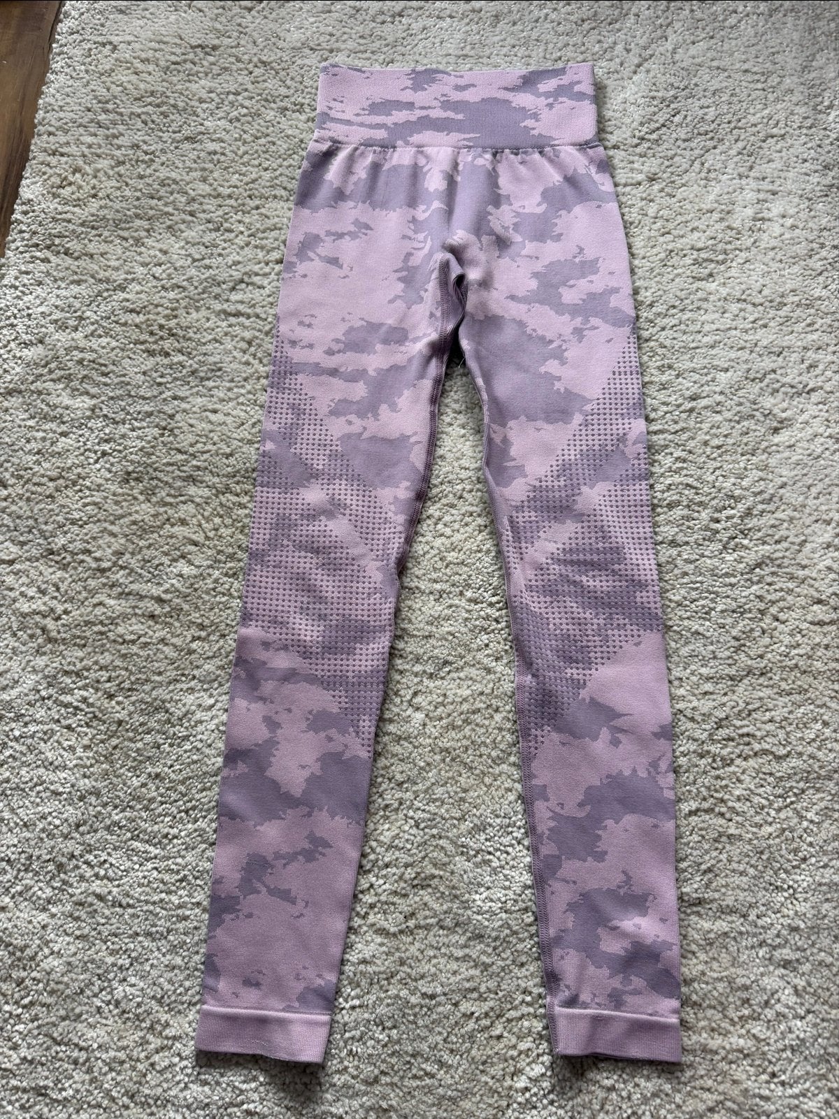Roze/paarse camouflage legging - Maat 122, Legging, Overige maten, Ophalen of Verzenden, Zo goed als nieuw