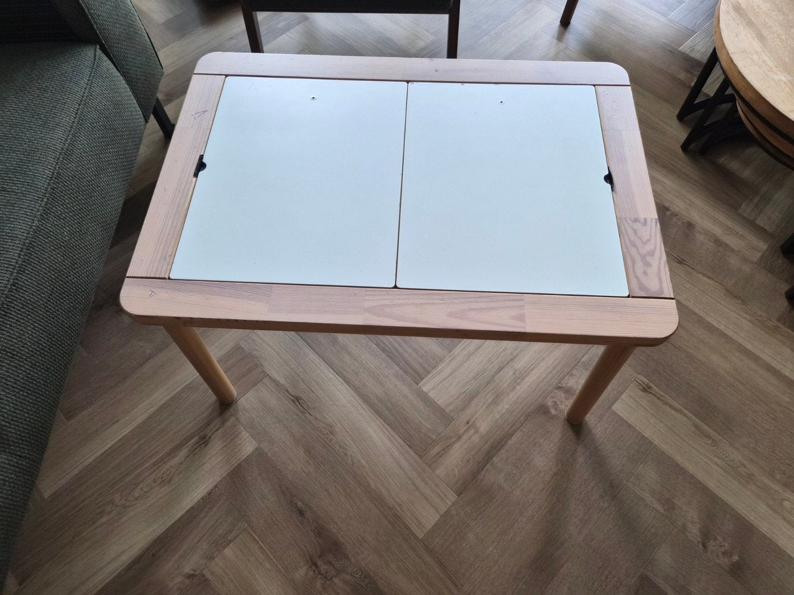 Houten kindertafel met uitschuifbare bladen, Ophalen, Gebruikt, Meubelstuk of Keukentje