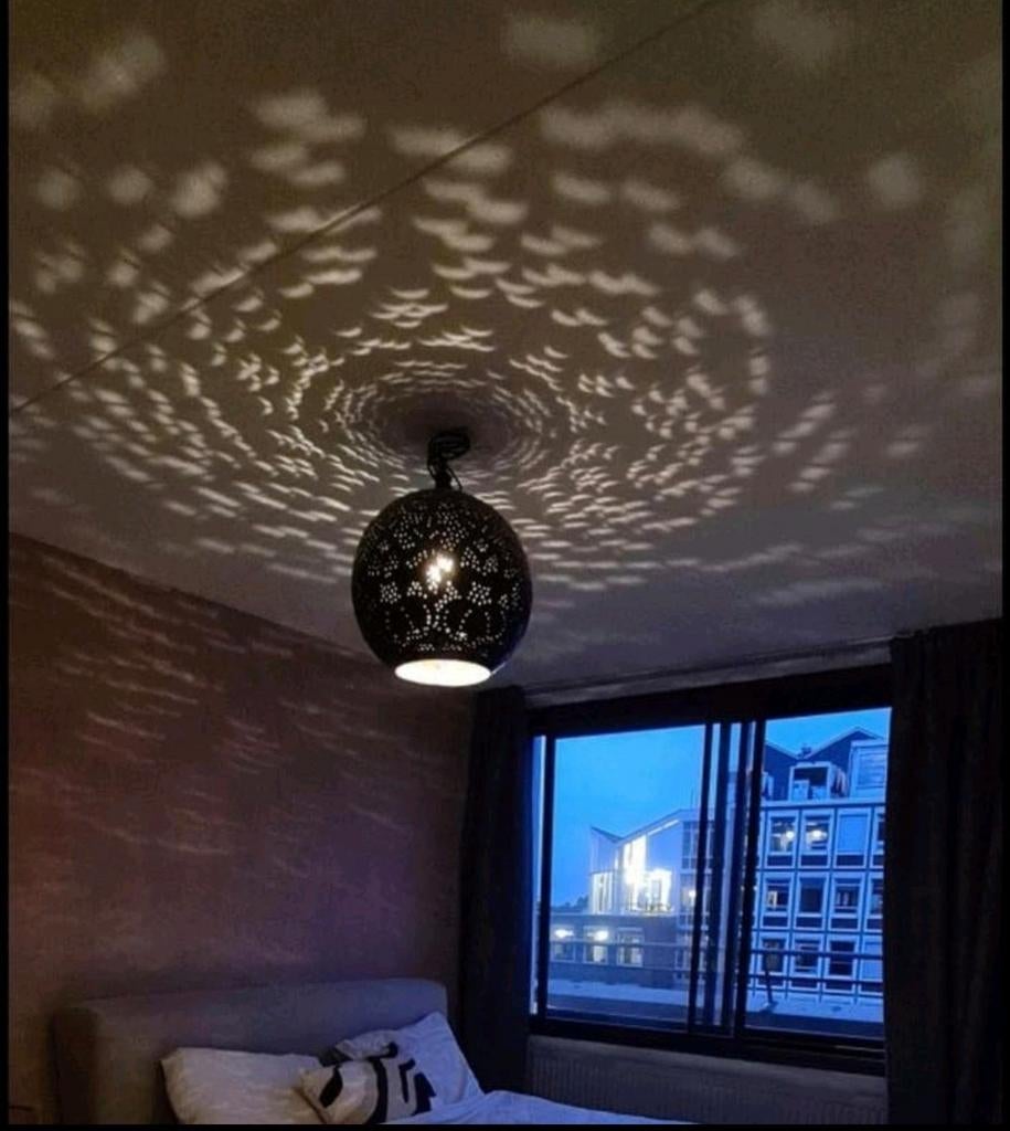 Metalen hanglamp - lijkt op filigrain lamp, Huis en Inrichting, Lampen | Hanglampen, Gebruikt, Metaal, Ophalen
