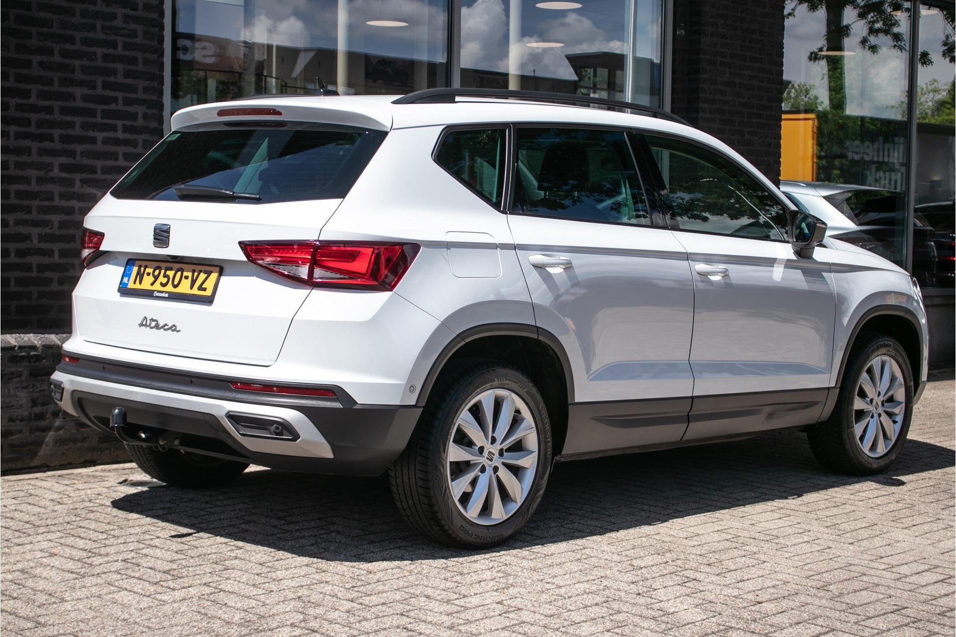 SEAT Ateca 1.5 TSI Style Business Intense | Leder | 1800kg t, Auto's, Voorwielaandrijving, 4 cilinders, Automatische klimaatregeling