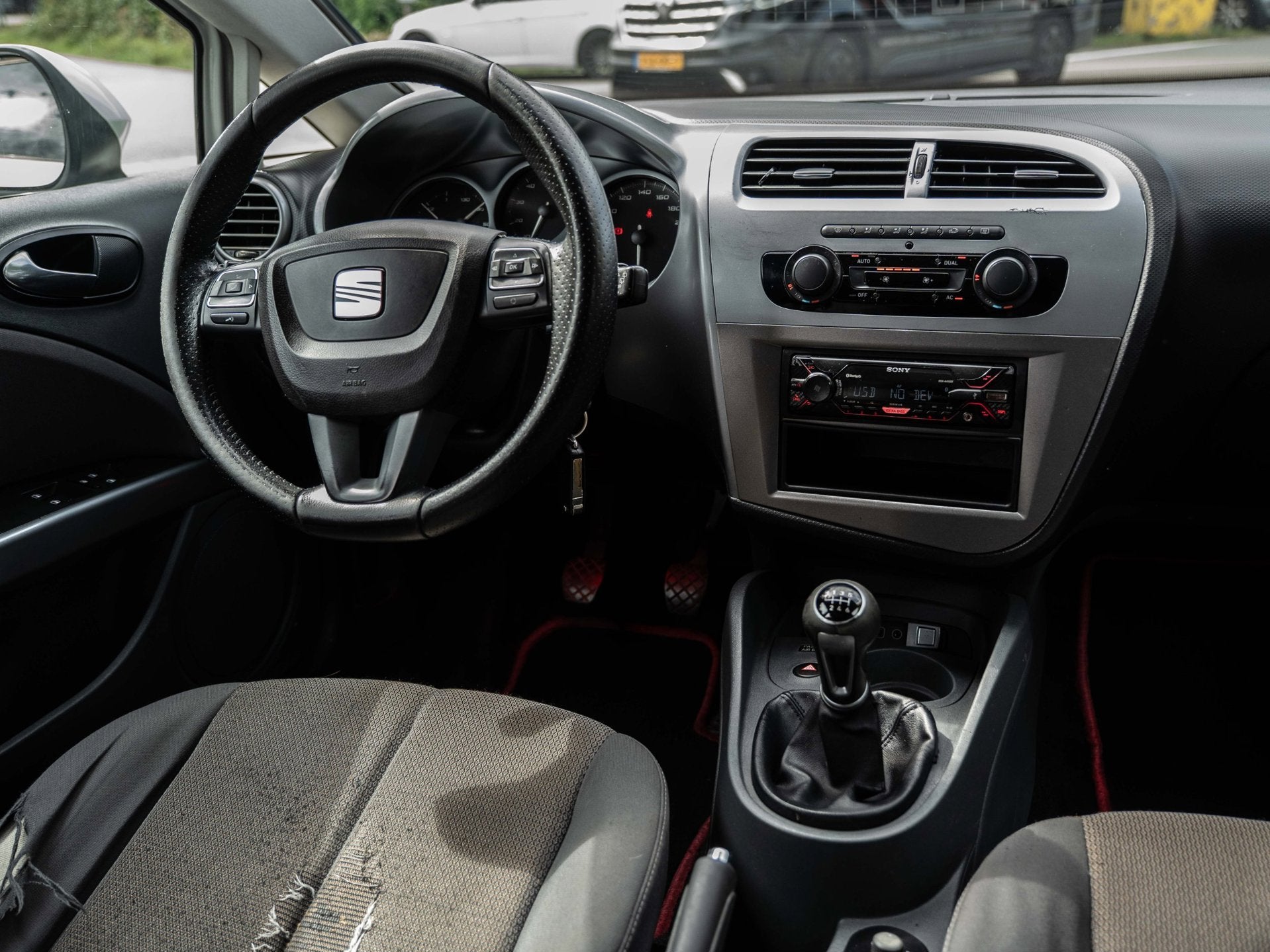 Seat Leon 1.4 TSI Sport - CRUISE / CLIMATE CONTR - BLUETOOTH, Auto's, 125 pk, Gebruikt, 4 cilinders, Leon