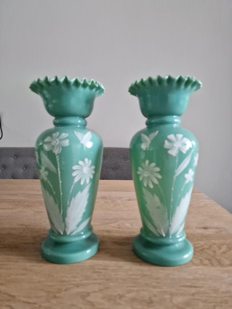 Opaline vazen met motief mintgroen (26cm hoog), Ophalen
