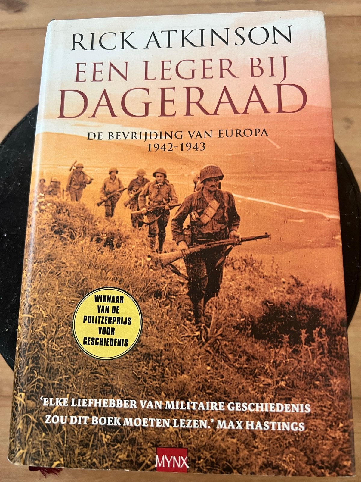 Een Leger Bij Dageraad - Rick Atkinson (WOII), Ophalen of Verzenden, Tweede Wereldoorlog, Gelezen, Algemeen