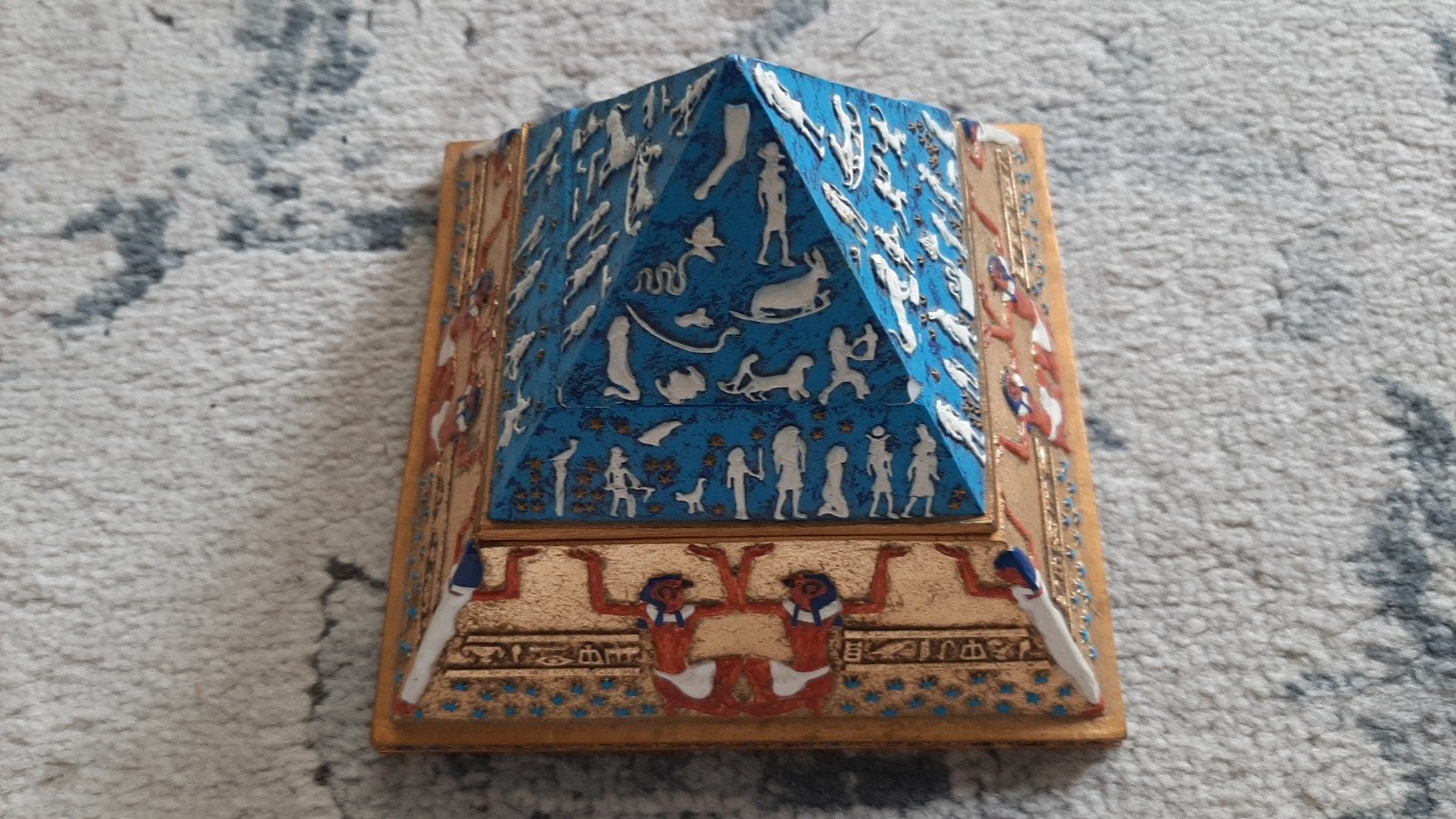 Decoratieve Egyptische Piramide Doos - Handgeschilderd, Ophalen of Verzenden, Zo goed als nieuw