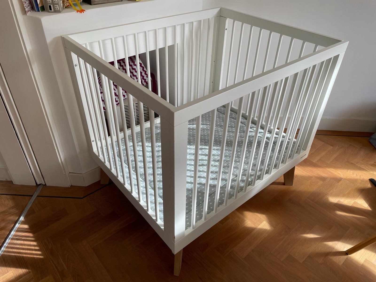 Kidsmill Box Wit - Zo goed als nieuw, Kinderen en Baby's, Boxen, Ophalen of Verzenden, Zo goed als nieuw, Vierkant, Boxkleed