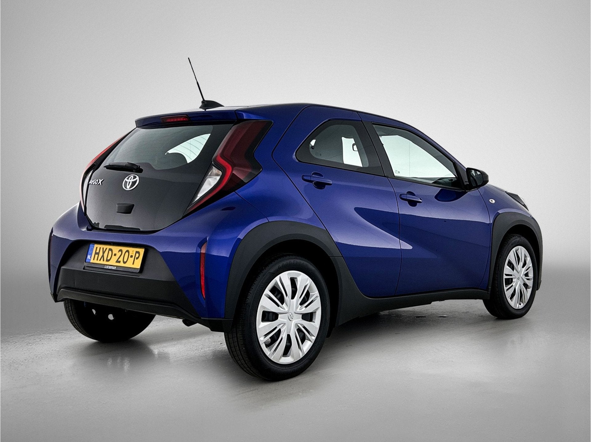 Toyota Aygo X 1.0 VVT-i MT Play | Carplay | DAB Radio | Park, 12 maanden, Stof, Gebruikt, 920 kg