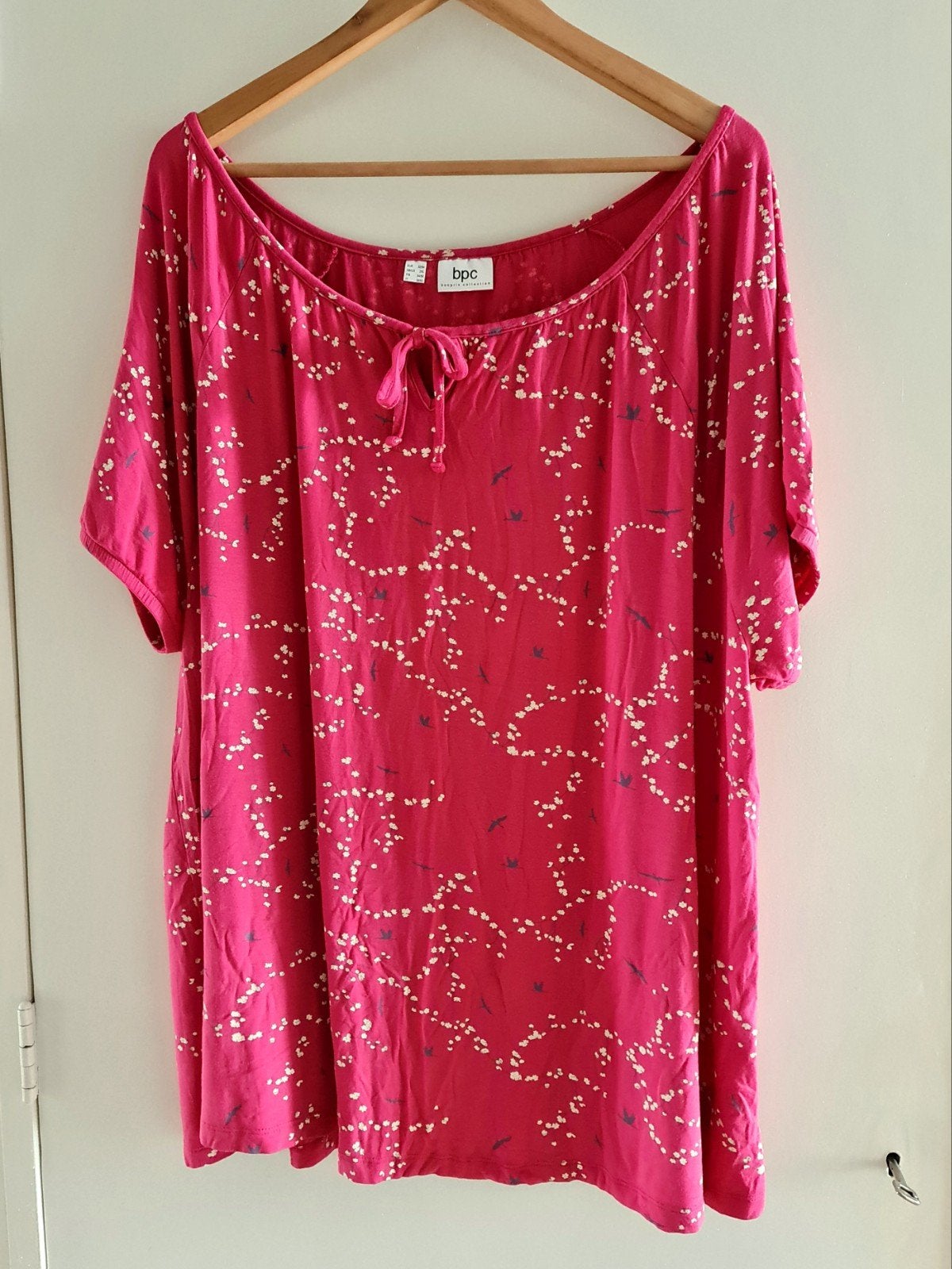 Roze shirt met leuke print maat 52/54, Kleding | Dames, Grote Maten, Bonprix, Blouse of Tuniek, Ophalen of Verzenden, Zo goed als nieuw