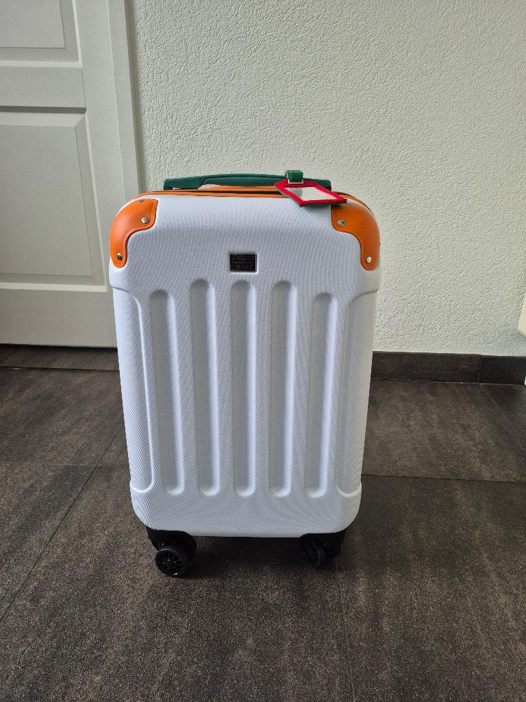 Te koop reiskoffer nieuw in doos, Sieraden, Tassen en Uiterlijk, Koffers, Wieltjes, 50 tot 60 cm, Hard kunststof, Nieuw