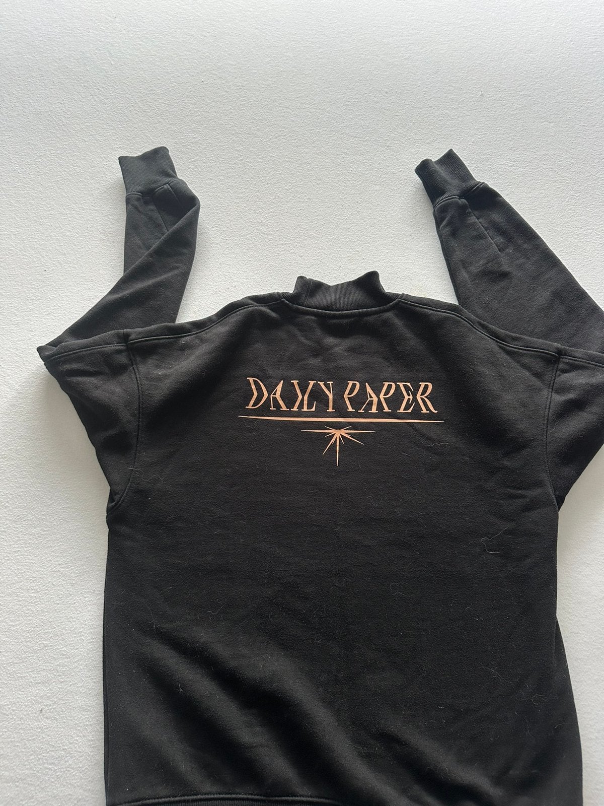 Zwarte sweater met backprint van Daily Paper - maat XS, Ophalen of Verzenden, Zo goed als nieuw, Maat 46 (S) of kleiner, Zwart