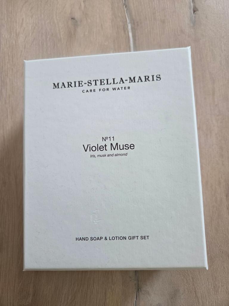 Marie-Stella-Maris N11 Violet Muse Handzeep & Lotion Set, Ophalen of Verzenden, Nieuw, Bodylotion, Crème of Olie