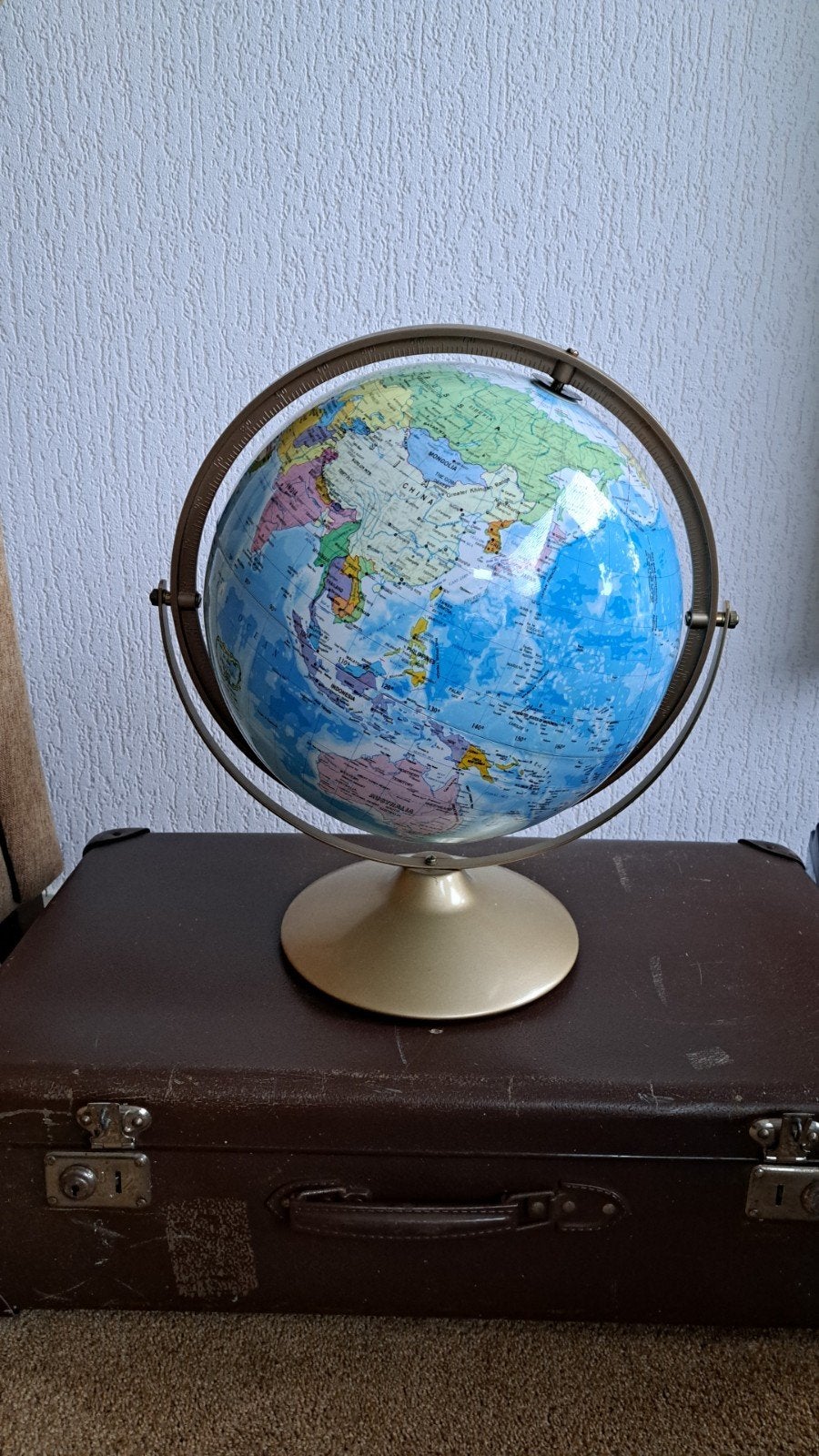 grote Staatkundige Wereldbol - Educatief en Decoratief, Ophalen, Kunststof, Draaibaar, Zo goed als nieuw