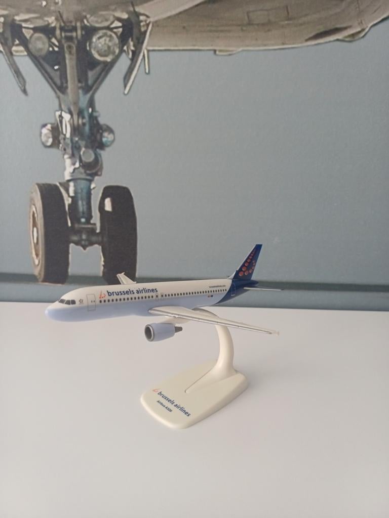Brussels Airlines Airbus A320, Overige merken, 1:144 tot 1:200, Ophalen of Verzenden, Zo goed als nieuw