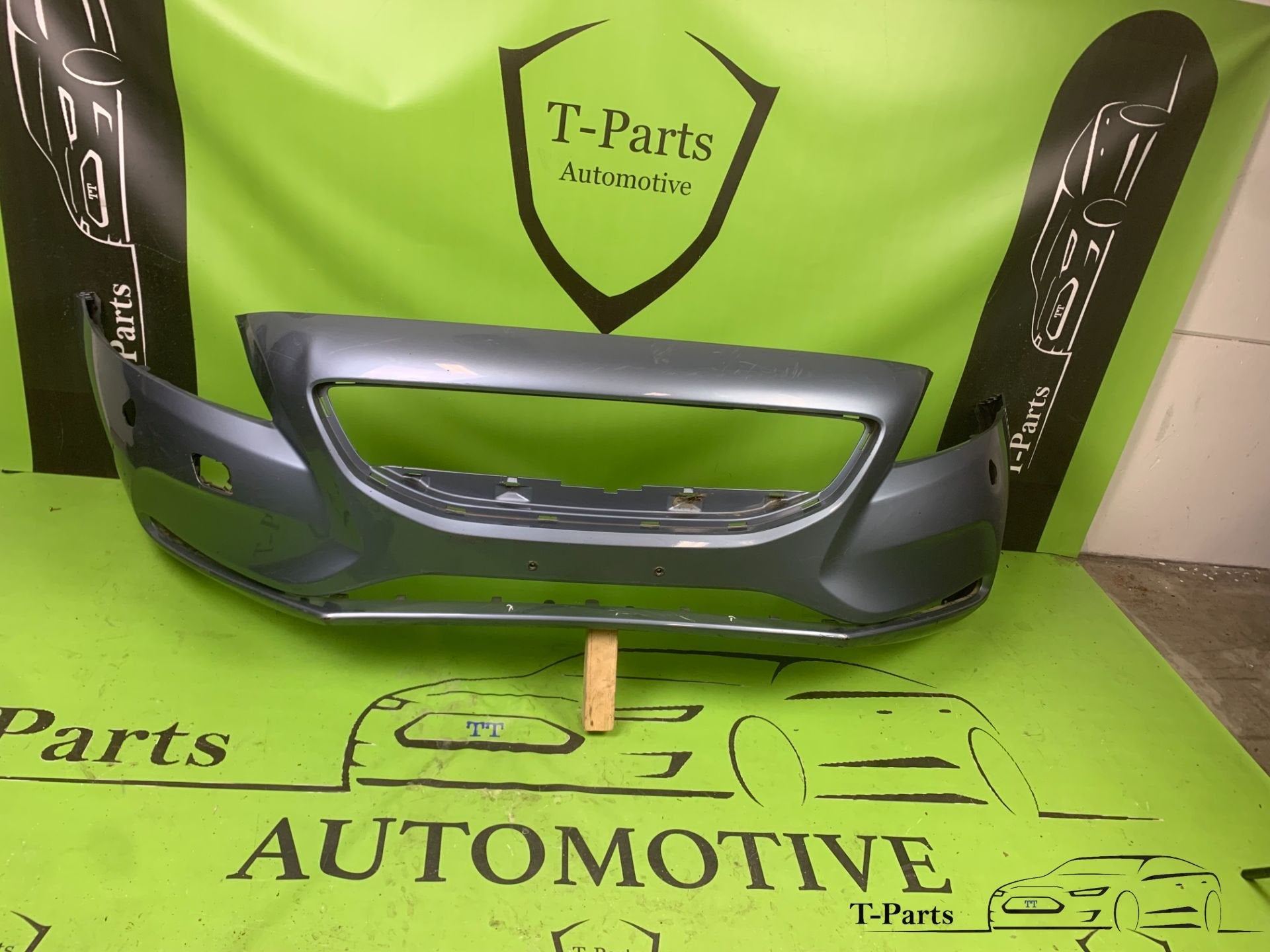 volvo v40 voorbumper bumper 12+