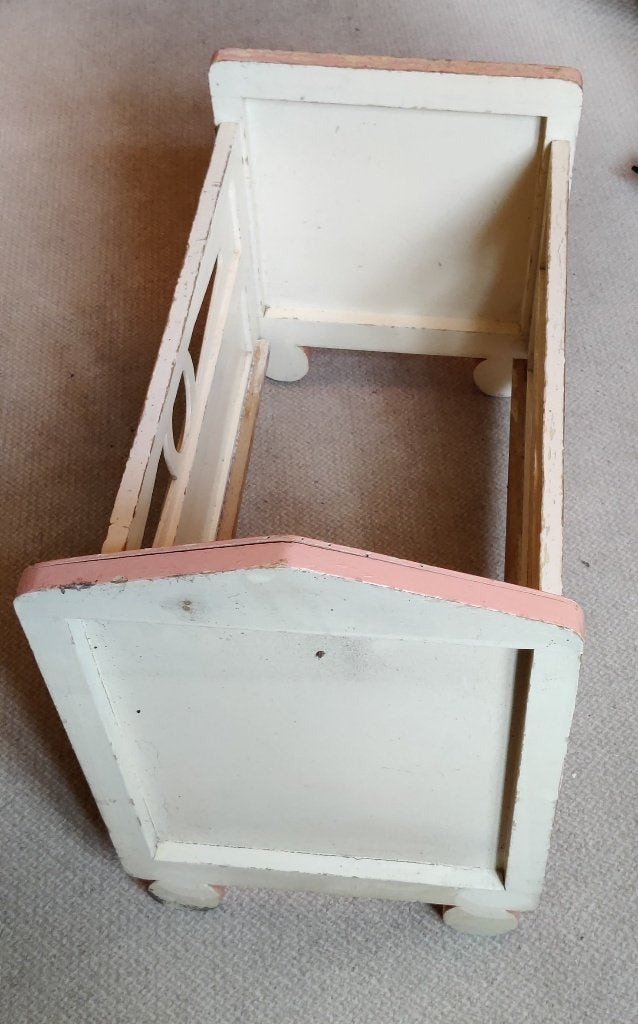 Oud handgemaakt Kinder - Poppen bed van hout Circa 1950, Ophalen, Gebruikt, Overige typen