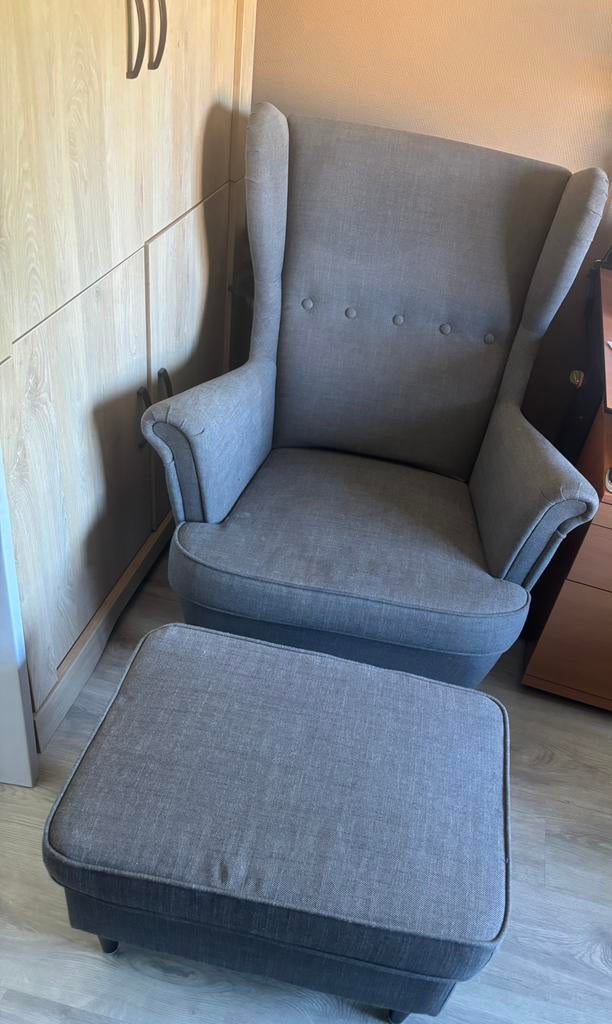 Ikea Strandmon fauteuil met voetenbankje, Huis en Inrichting, Fauteuils, Ophalen, Gebruikt, 75 tot 100 cm, 75 tot 100 cm