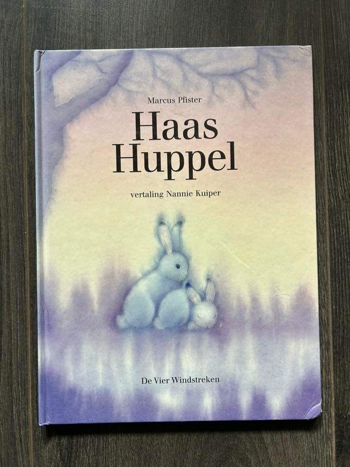 Haas Huppel - Marcus Pfister - De Vier Windstreken, Boeken, Ophalen of Verzenden, Gelezen, Fictie algemeen, Voorleesboek