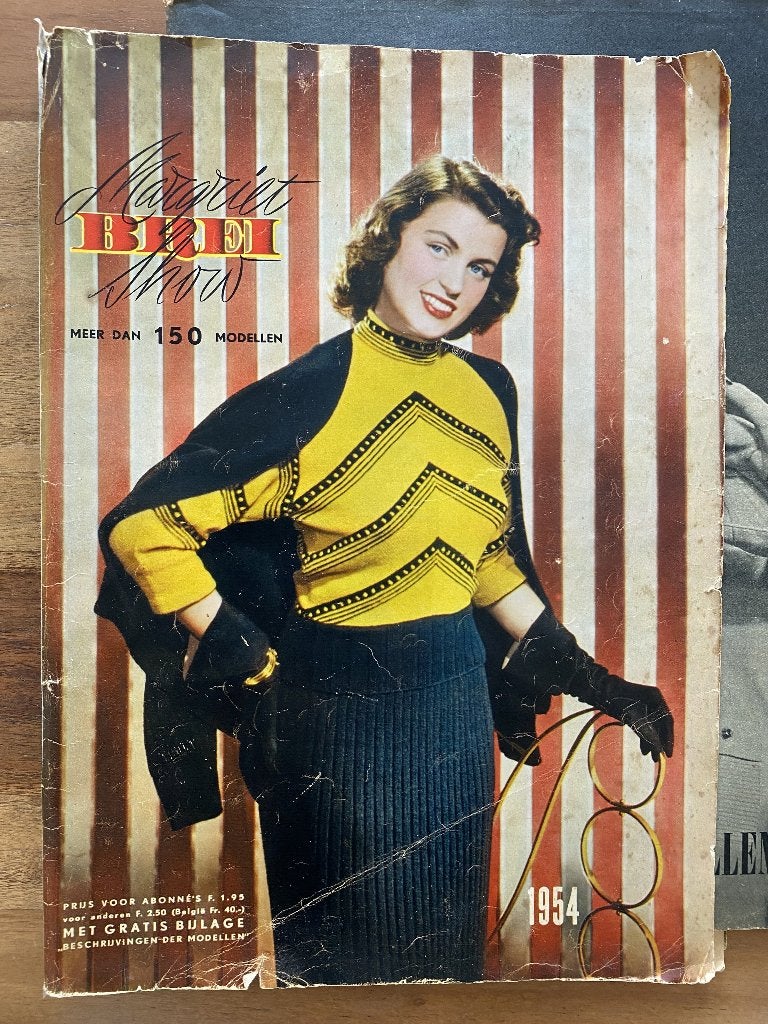 Margriet Brei show 150 modellen uit 1954, Ophalen of Verzenden, Gebruikt, Breien, Patroon of Boek