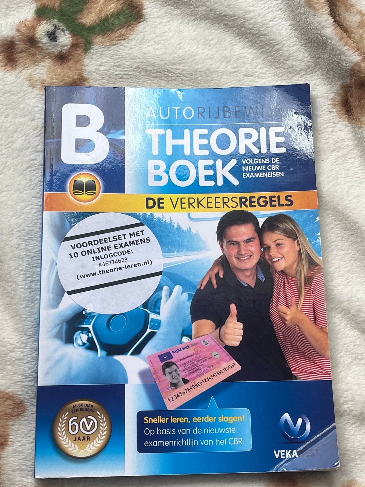VekaBest Theorieboek Autorijbewijs B - Nieuwstaat, Ophalen of Verzenden, Zo goed als nieuw, Niet van toepassing