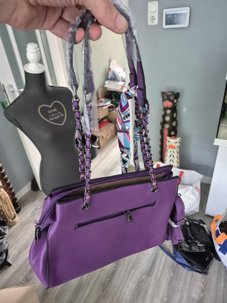 paarse handtas met sjaaltje - Camila Karina, Ophalen of Verzenden, Zo goed als nieuw, Paars, Handtas