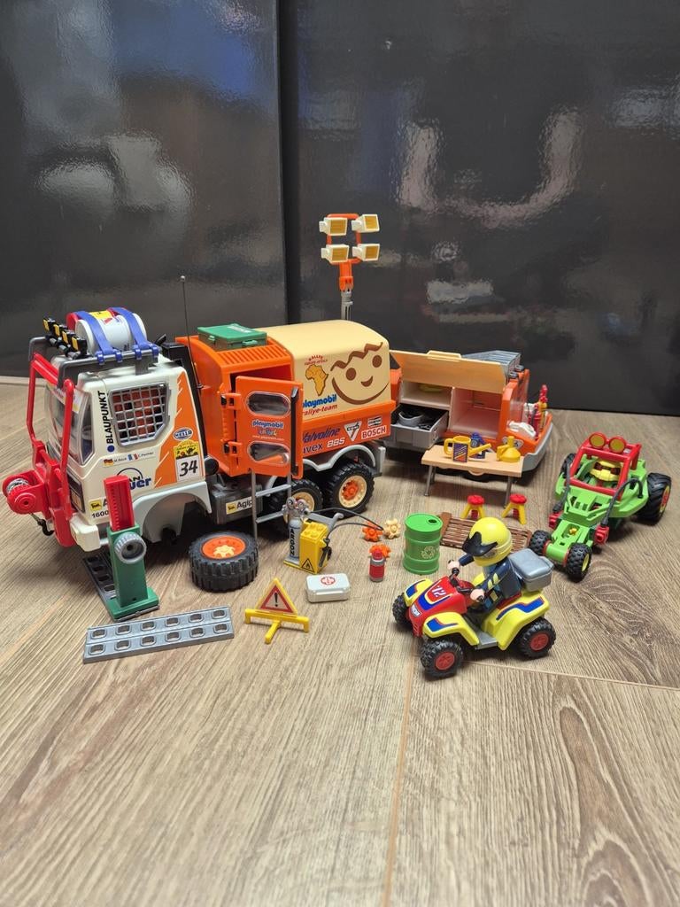 Playmobil Dakar rally truck met aanhanger en accessoires, Ophalen of Verzenden, Gebruikt