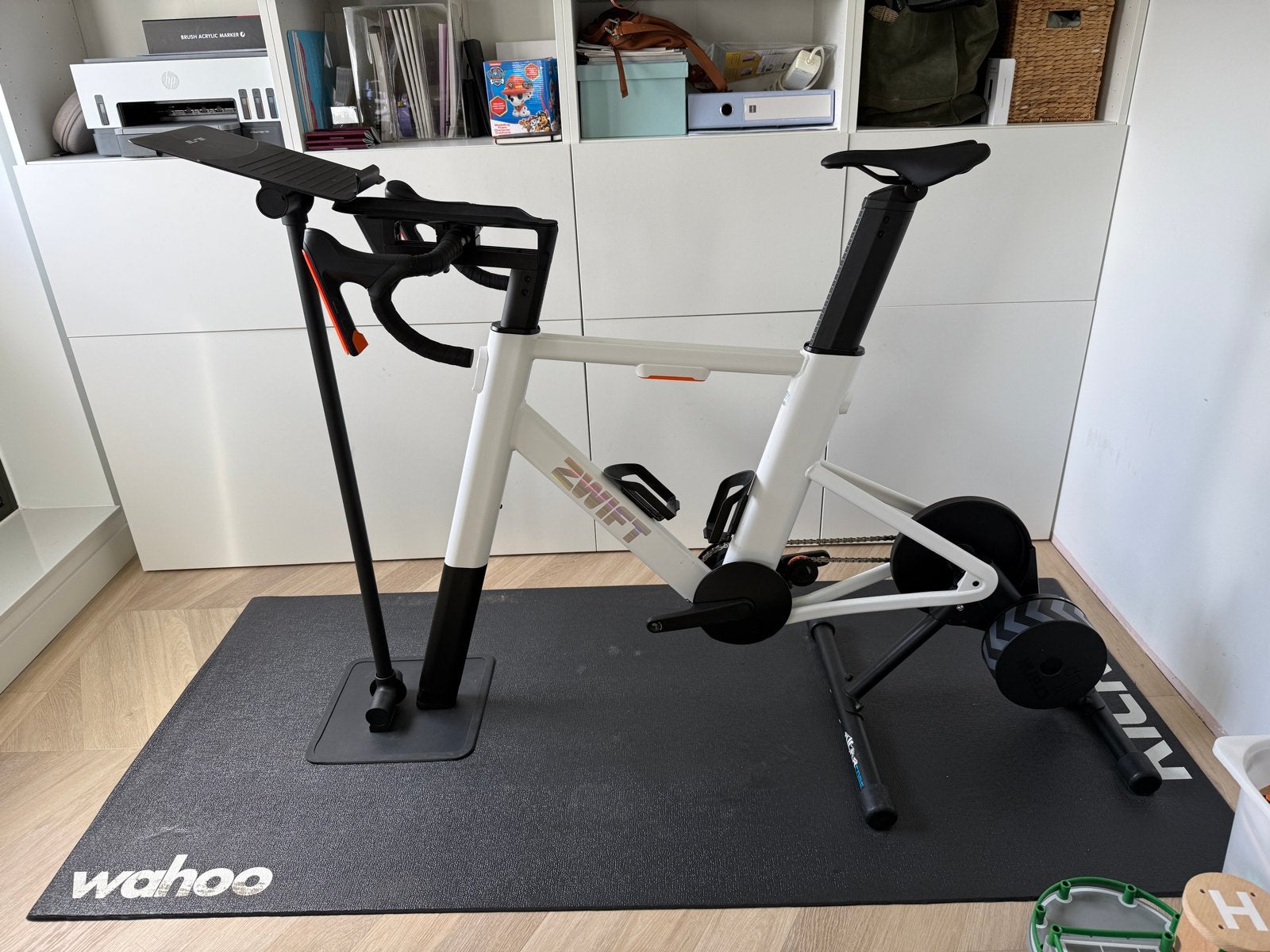 Zwift Ride Smart Trainer met Wahoo Kickr Core en accessoires, Fietsen en Brommers, Fietsen | Racefietsen, Ophalen, Zo goed als nieuw