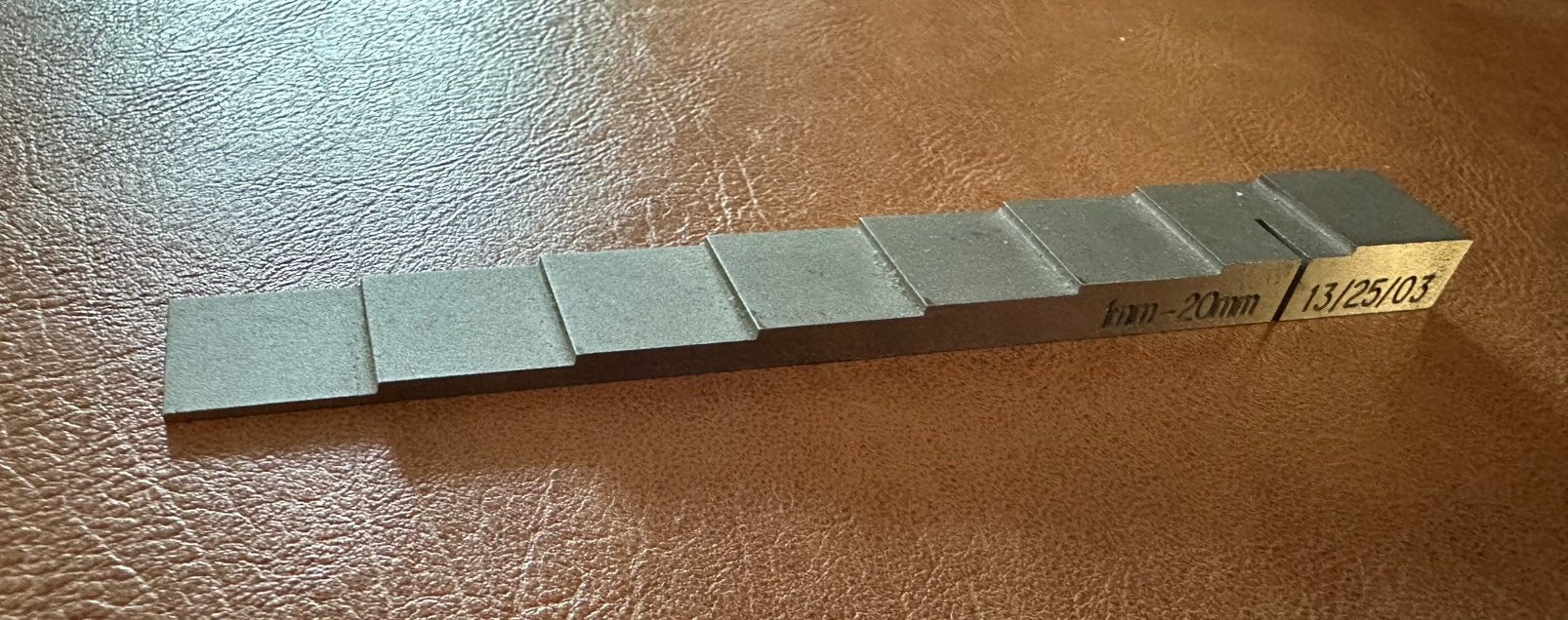 Ultrasoon stappenkalibratieblok 1mm - 20mm voor diktemeters, Verzenden, Zo goed als nieuw