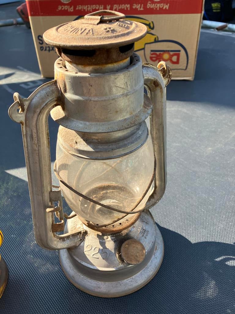 Vintage Chinese 225 Kerosine Stormlamp - Decoratief, Antiek en Kunst, Antiek | Lampen, Ophalen of Verzenden