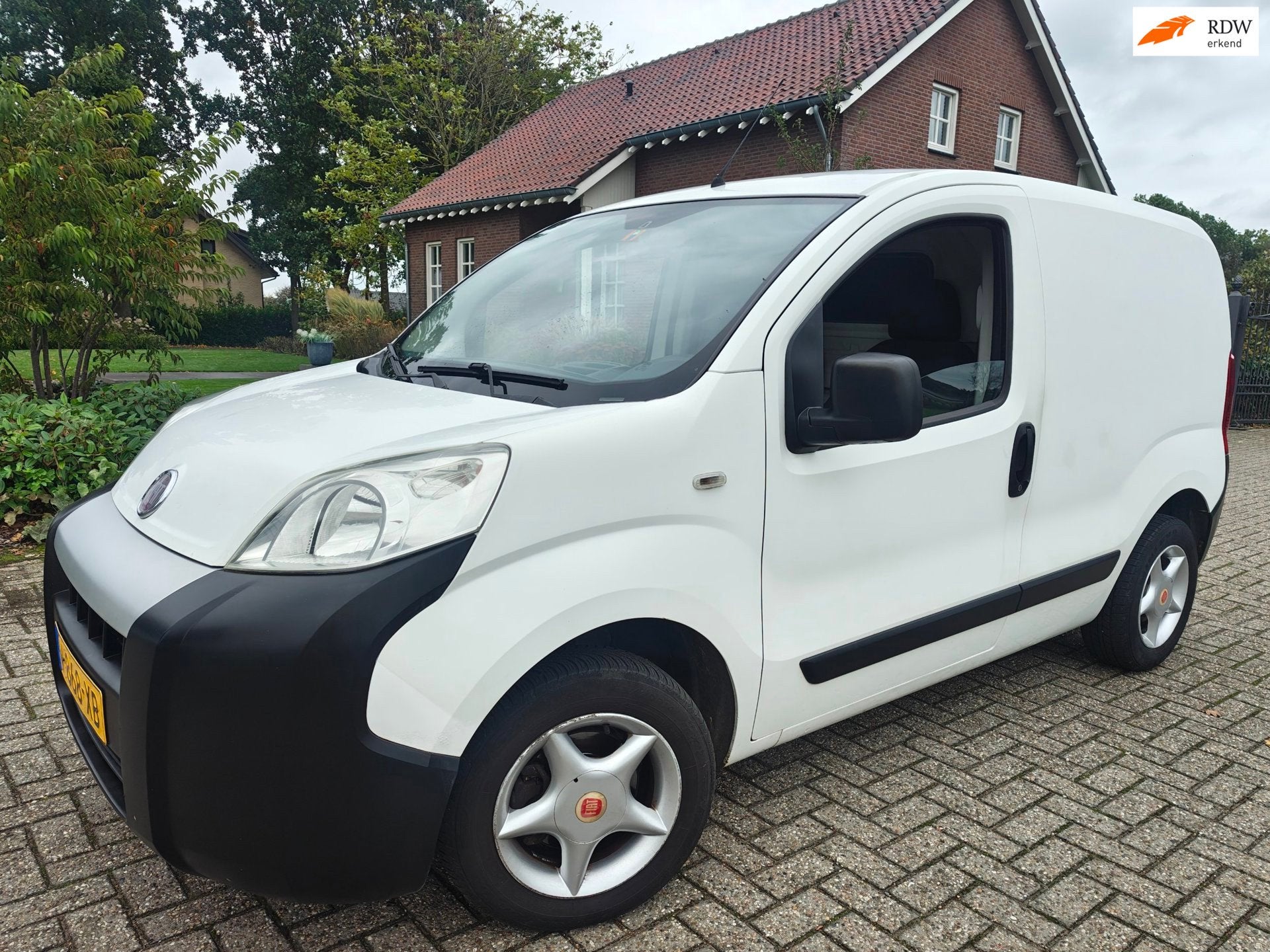 Fiat Fiorino 1.4i Benzine met Zijdeur, Trekhaak en Lange APK, Voorwielaandrijving, Stof, Wit, 14 km/l