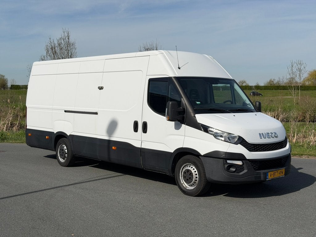 Iveco Daily 3.0 170pk L4H2 Airco Cruise Camera Trekhaak, Zwart, 4 cilinders, Wit, Bedrijf
