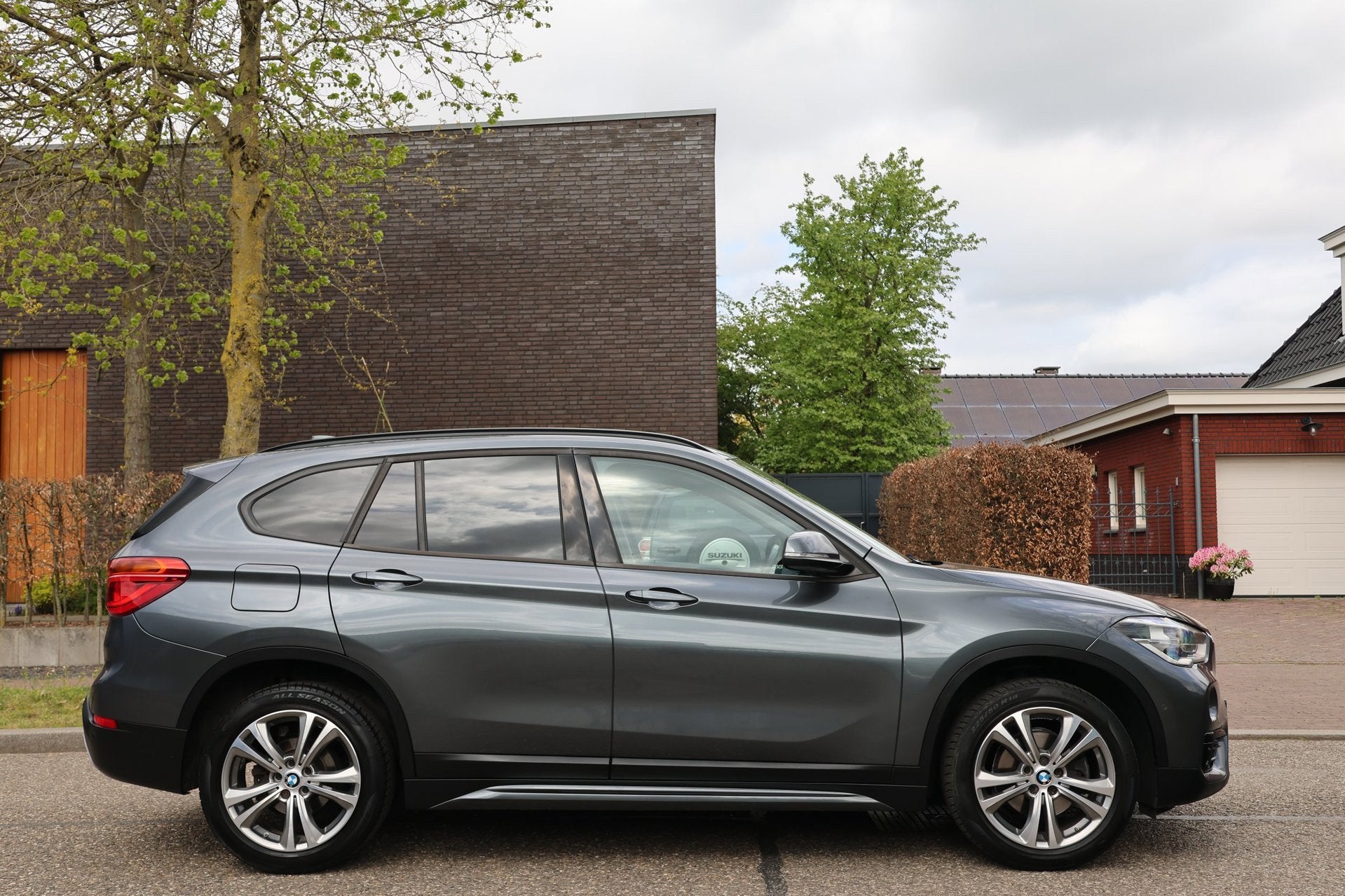 BMW X1 SDrive18i High Executive | PANO | NAVI | CLIMA | CRUI, Auto's, Gebruikt, Euro 6, Leder, 3 cilinders