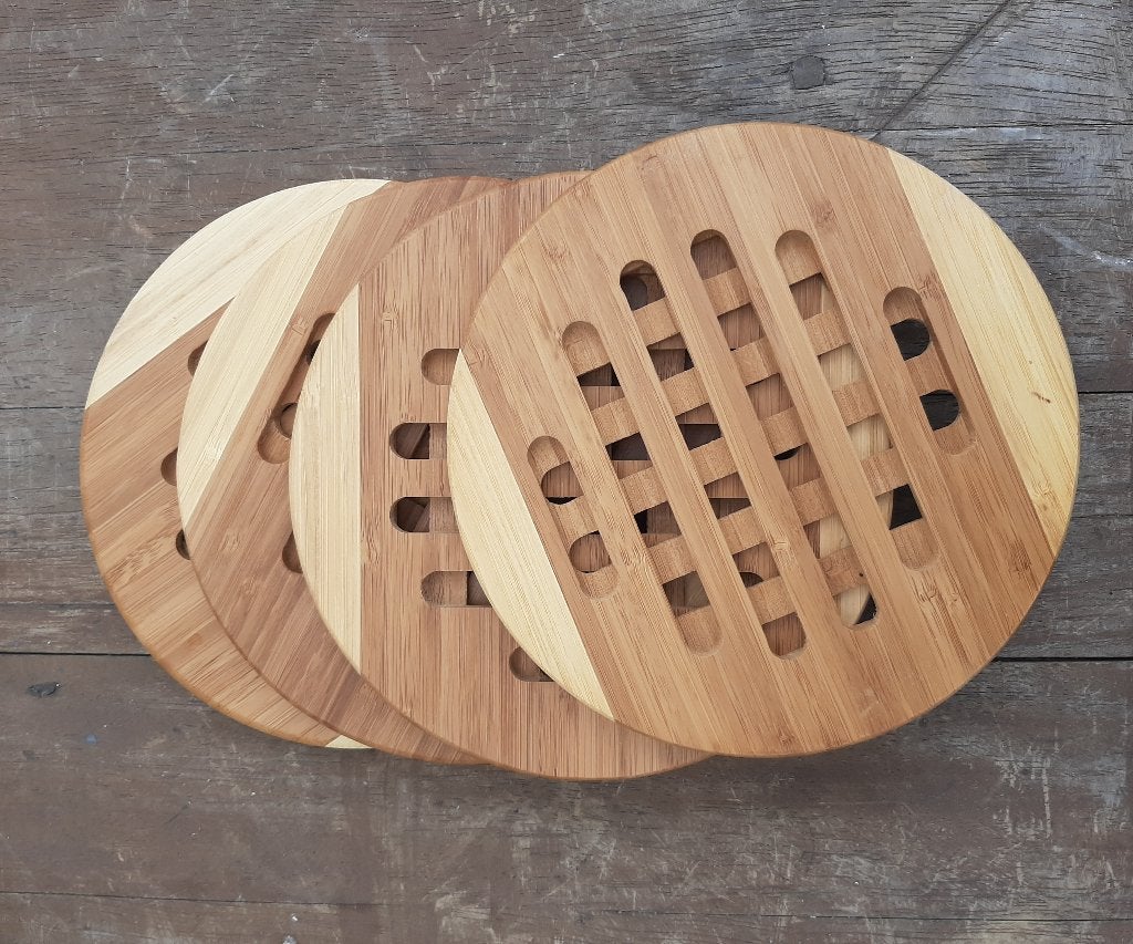 Set van 4 Ronde Houten Pannenonderzetters, Ophalen, Hout, Meerkleurig, Zo goed als nieuw