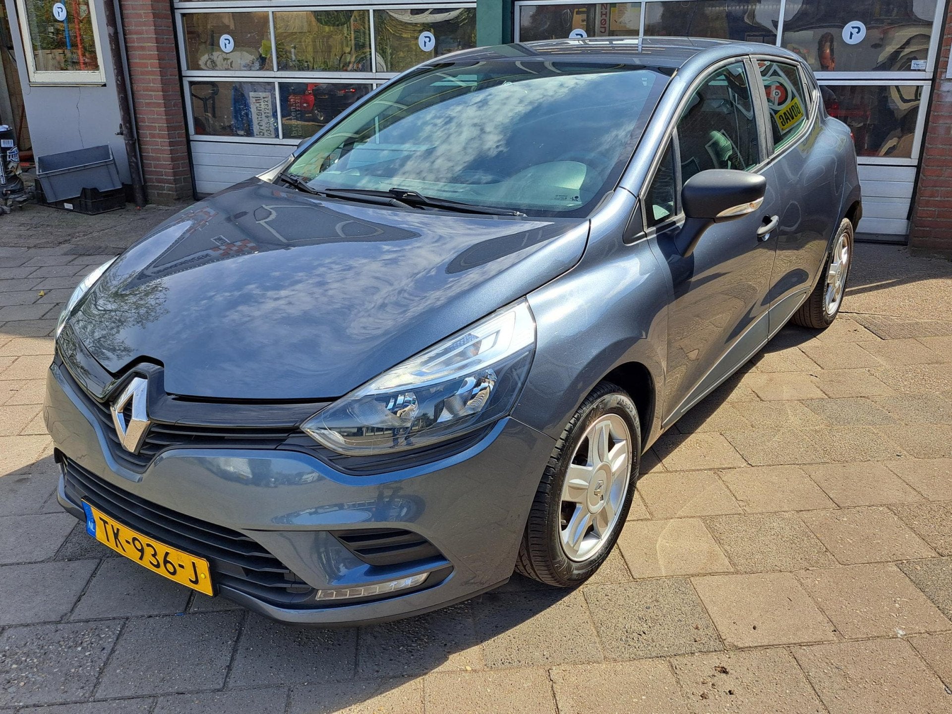 Renault Clio 0.9 TCe Life (bj 2018), Auto's, 898 cc, Stof, Gebruikt, 49 €/maand