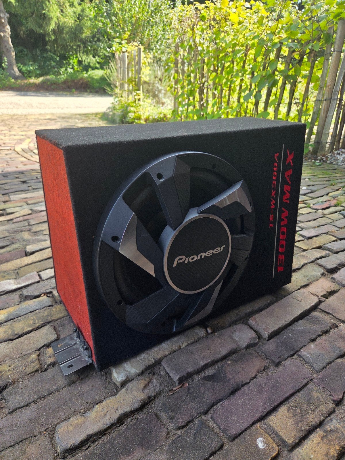 1300W subwoofer met ingebouwde versterker., Ophalen