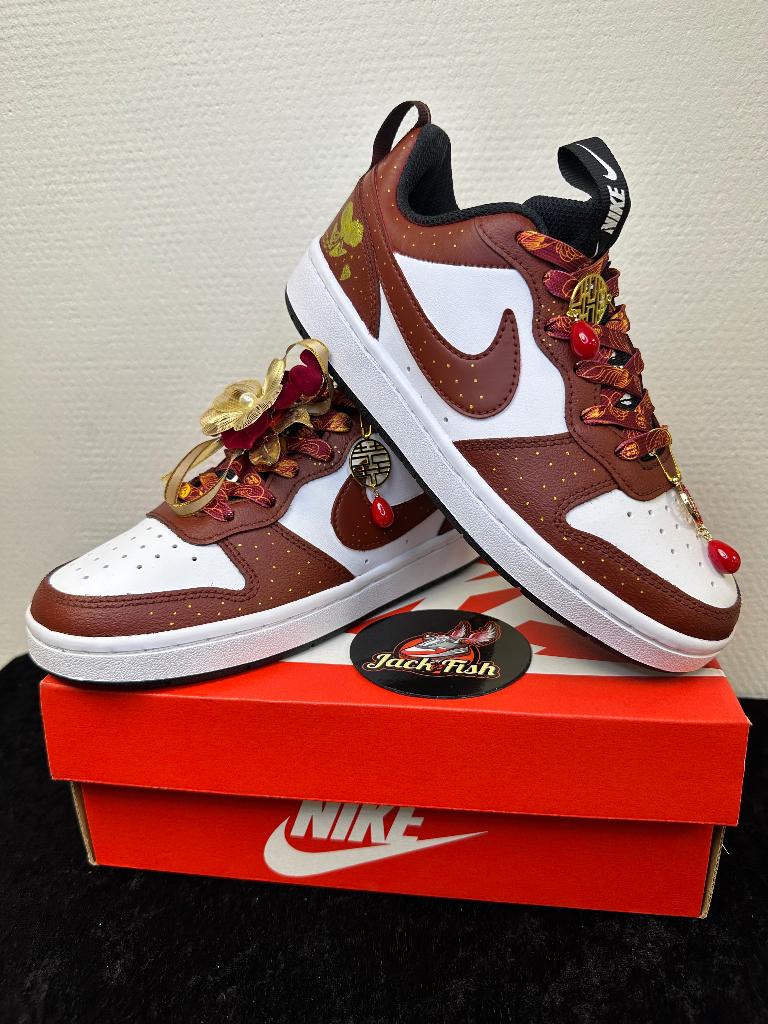 Court Borough - Getting Married Bordeaux - size 35,5, Kleding | Dames, Schoenen, Nieuw, Ophalen of Verzenden, Sneakers of Gympen