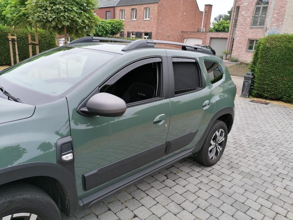 Dacia Duster 1 2 3 zijwindschermen smoke raamspoilers visors, Auto diversen, Auto-accessoires, Nieuw, Ophalen of Verzenden