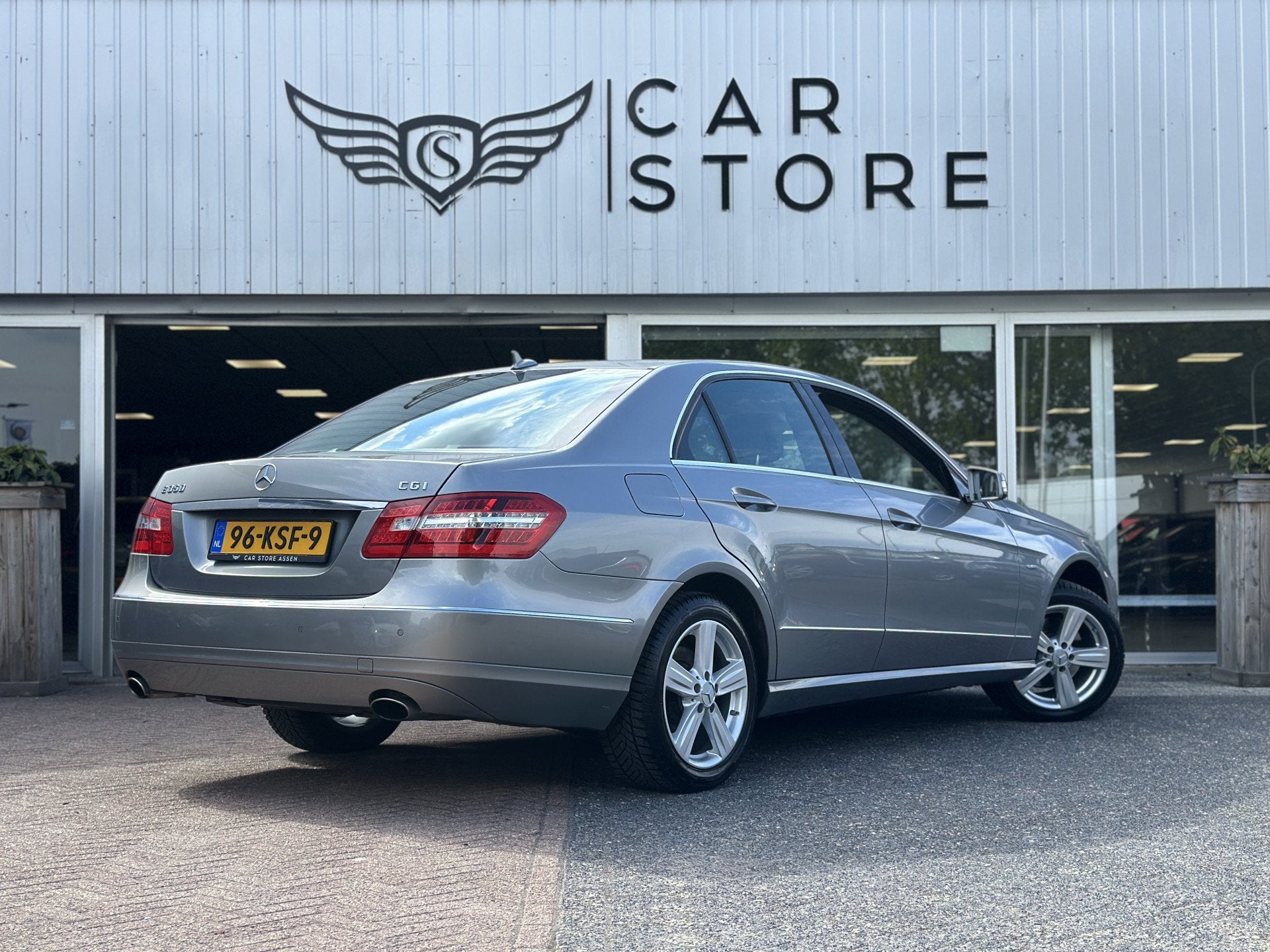 Mercedes-Benz E-Klasse 350 CGI Avantgarde |ACC|CAMERA|STOEL, Auto's, Mercedes-Benz, Automaat, Euro 5, Achterwielaandrijving, Gebruikt