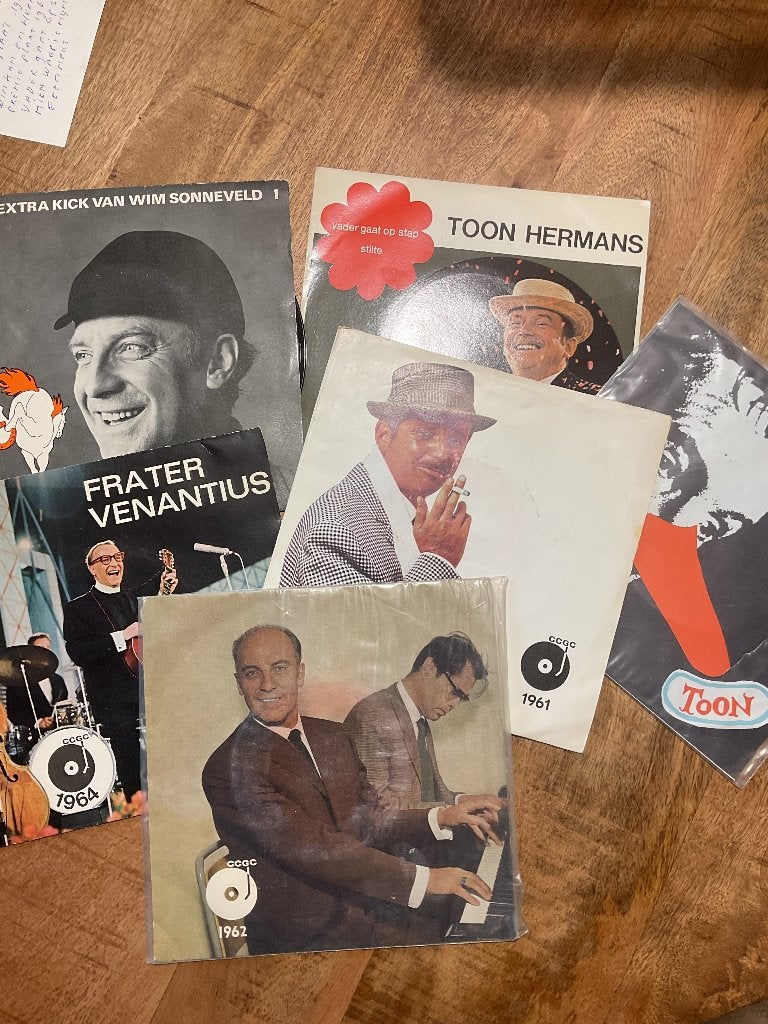 Te koop 6 vinyl singles 7 inc, Cd's en Dvd's, Vinyl Singles, Gebruikt, Humor en Cabaret, Ophalen