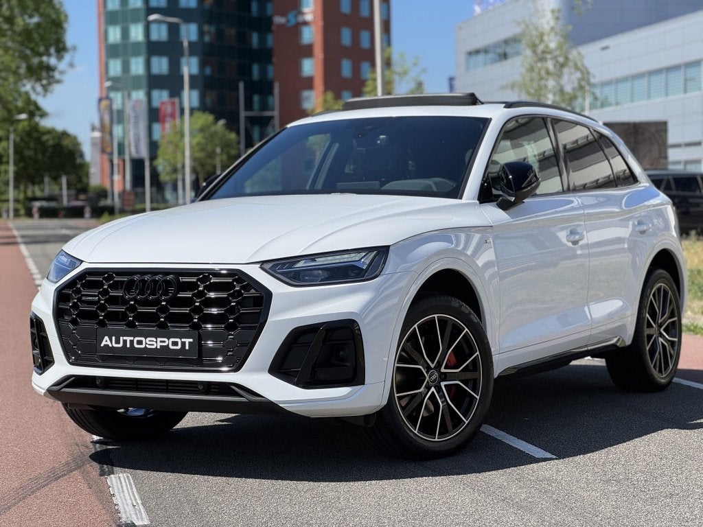 Audi Q5 50 TFSI e Quattro S-Line Black Ed. Pano Navi Camera, Automaat, 14 kWh, Gebruikt, 4 cilinders
