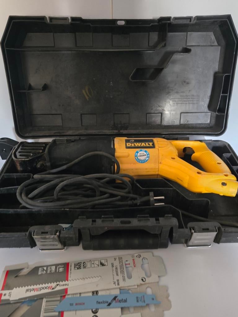 DeWalt DW304PK Reciprozaag 1050W met zaagbladen, Doe-het-zelf en Verbouw, Gereedschap | Zaagmachines, Gebruikt, DeWalt, 70 mm of meer