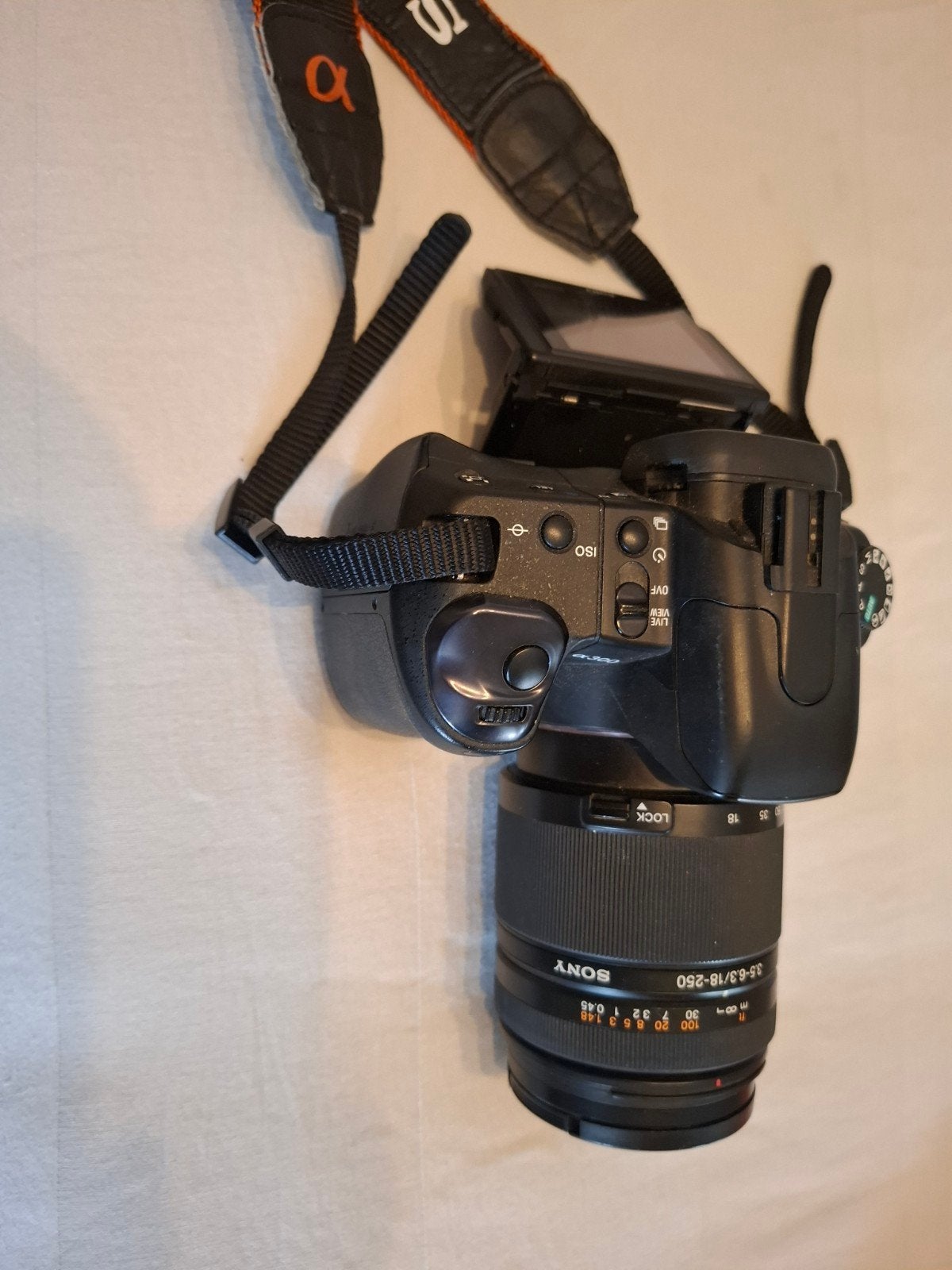 sony a300, Audio, Tv en Foto, Fotocamera's Digitaal, Zo goed als nieuw, Spiegelreflex, Sony, 8 keer of meer, Beeldstabilisatie
