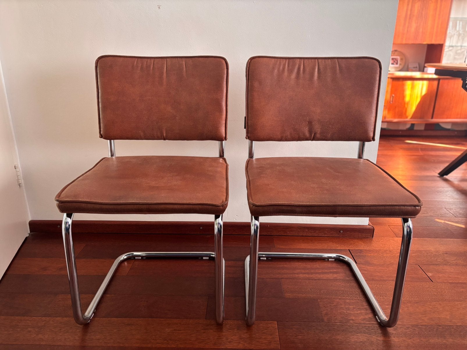 Zuiver buisframestoelen, Huis en Inrichting, Stoelen, Zo goed als nieuw, Twee, Leer, Bruin, Ophalen