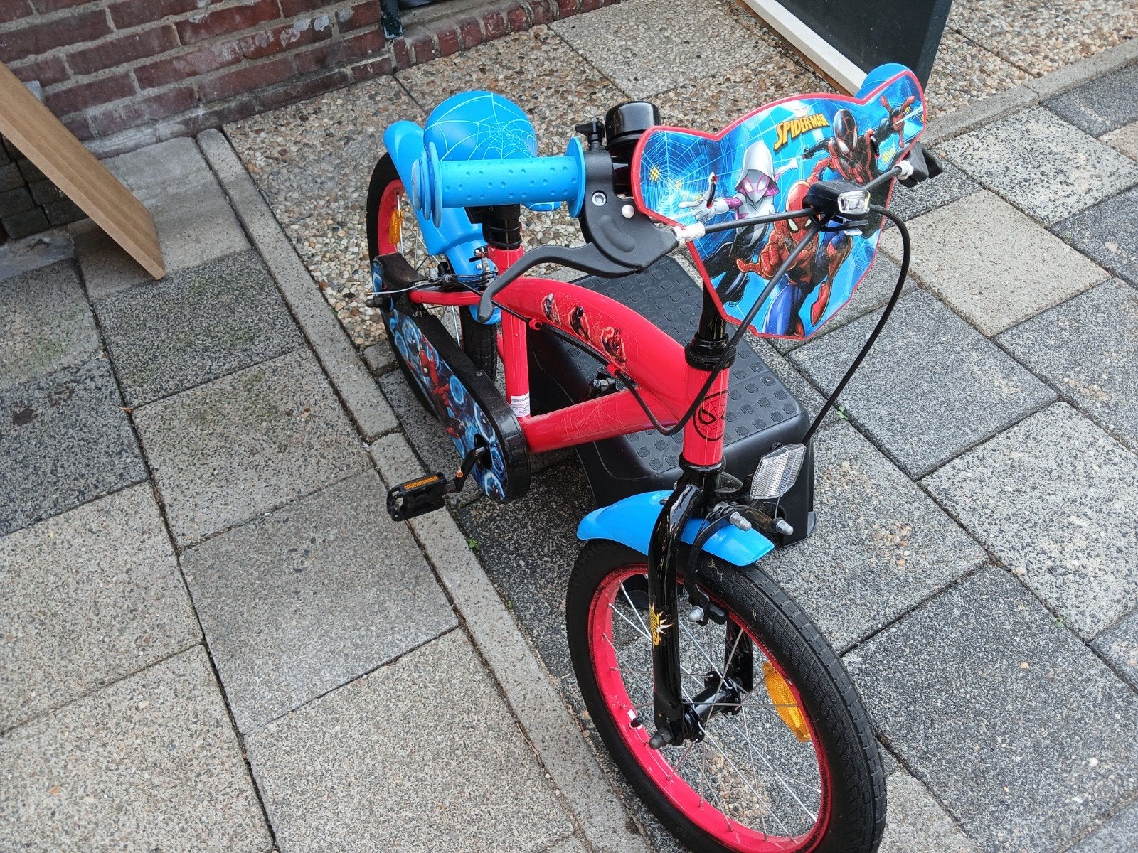 Spiderman kinderfiets 16 inch, Ophalen, Zo goed als nieuw, 16 tot 20 inch, Zijwieltjes