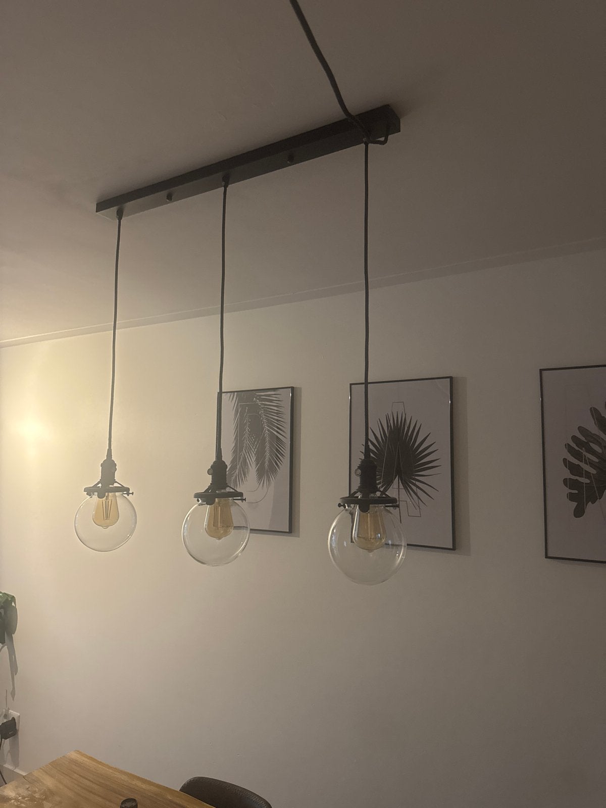 Moderne hanglamp met 3 glazen bollen, zwart metaal, Ophalen, Zo goed als nieuw, Glas, E27 (groot)