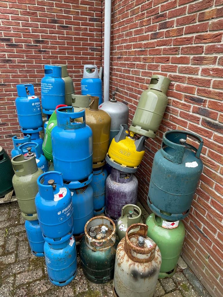 Grote partij gasflessen (leeg), Ophalen, Gebruikt